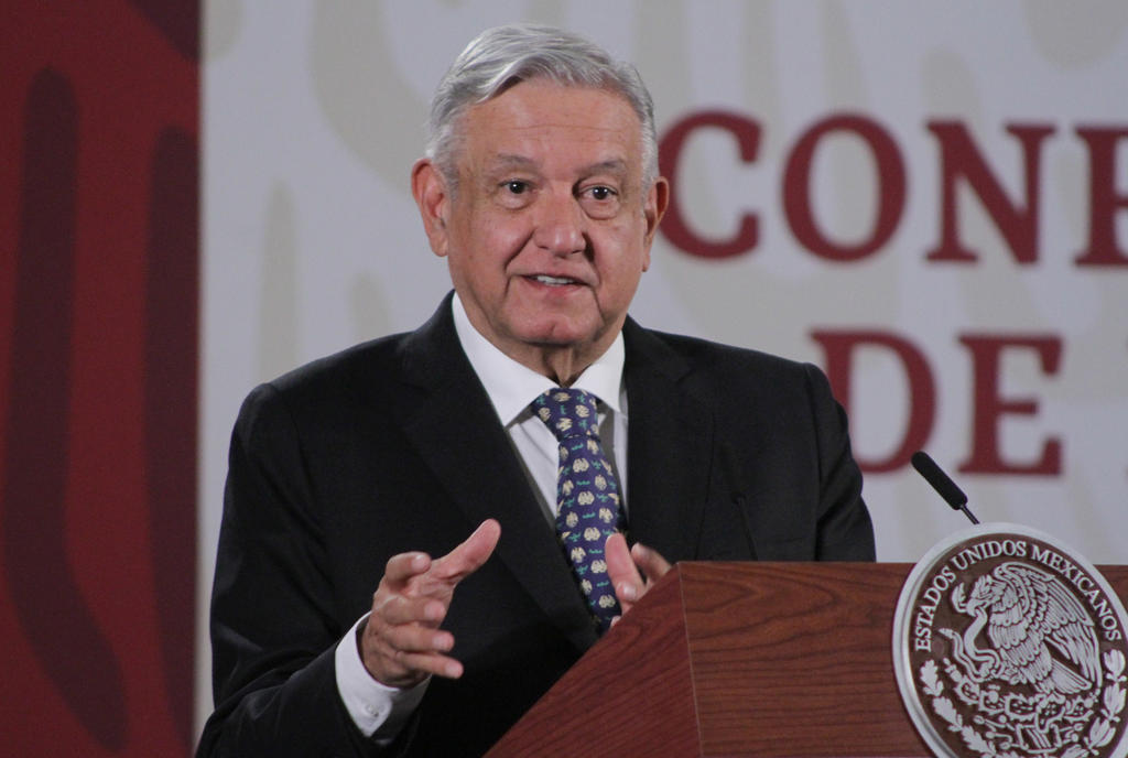 López Obrador expresó que antes de solicitar un crédito, los gobiernos estatales deben hacer un esfuerzo de austeridad republicana con el objeto de reducir los costos. (NOTIMEX)
