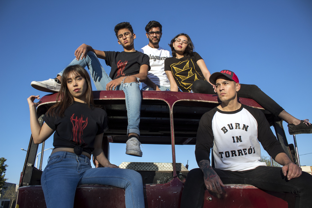 LAGUNEROS. Chicos posando espontáneamente para el catálogo de una marca local. (CORTESÍA / Daniel Triana)
 