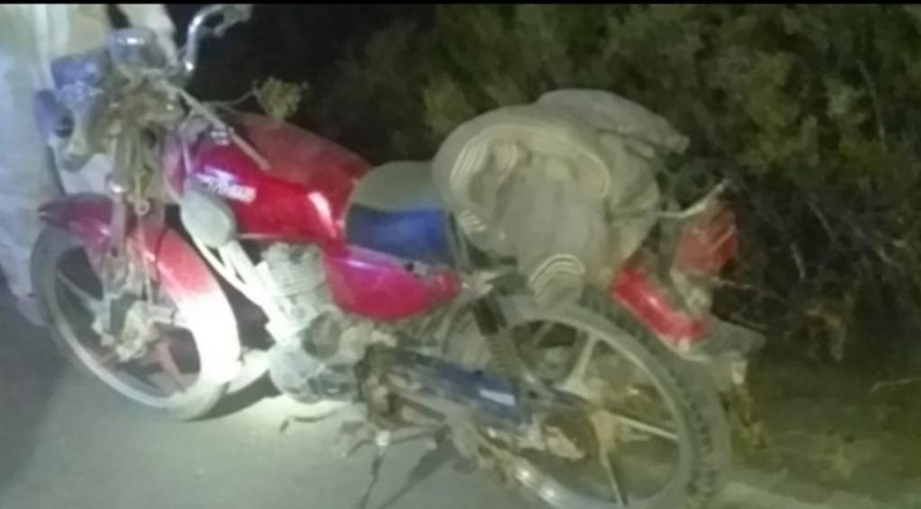 Es de señalar que la motocicleta de Juan Antonio no presentaba ningún impacto o daño en la carrocería, por ello se concluyó que él mismo perdió el control de la unidad. (EL SIGLO DE TORREÓN)