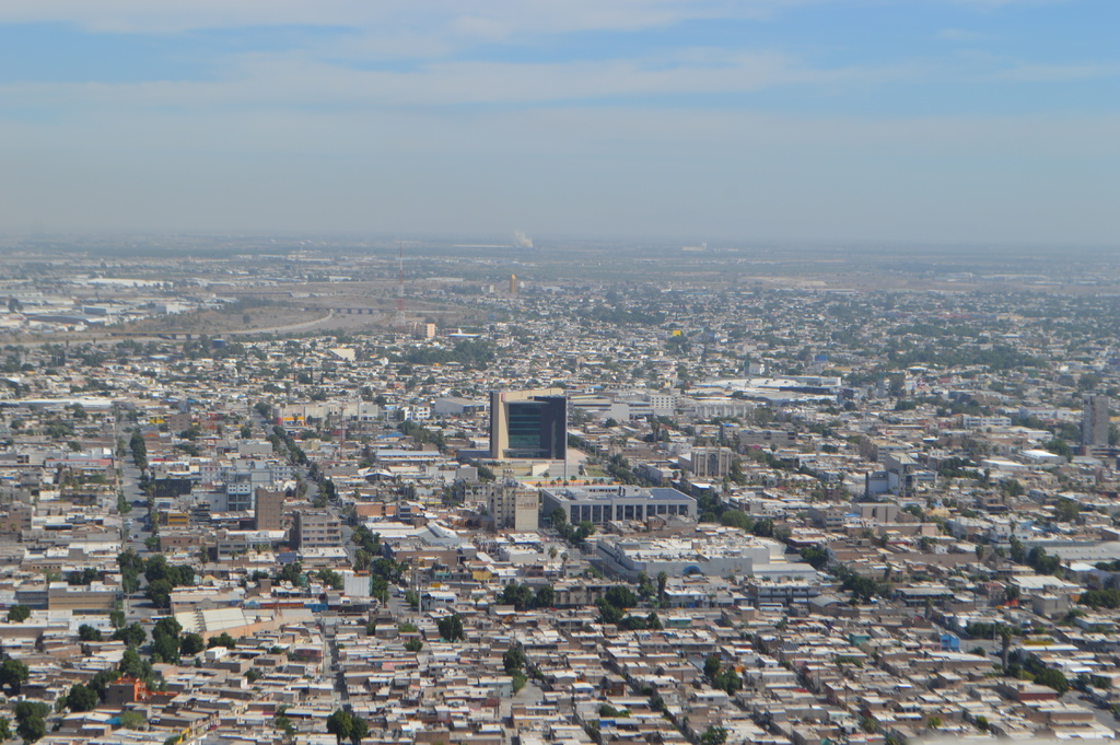 Un grupo de científicos de la salud y de la contaminación atmosférica del país presentaron una compilación de las relaciones entre la contaminación y el contagio de enfermedades virales. (EL SIGLO DE TORREÓN)