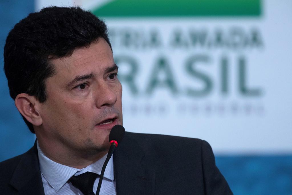 La renuncia fue anunciada por el propio Moro, quien sugirió que existen 'interferencias políticas' en la lucha contra la corrupción. (ARCHIVO)