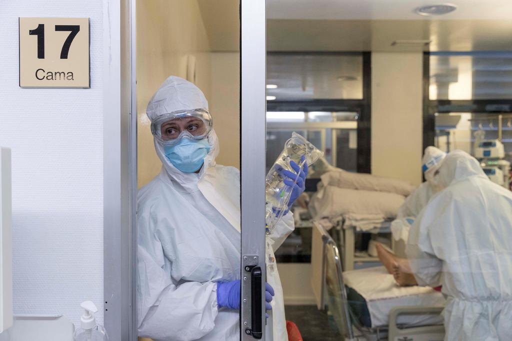 España continúa con más enfermos de coronavirus recuperados (3,024) que nuevos casos (1,729) por tercer día consecutivo, mientras que los fallecidos bajan hasta 288, lo que representa 90 menos que ayer. (EFE)
