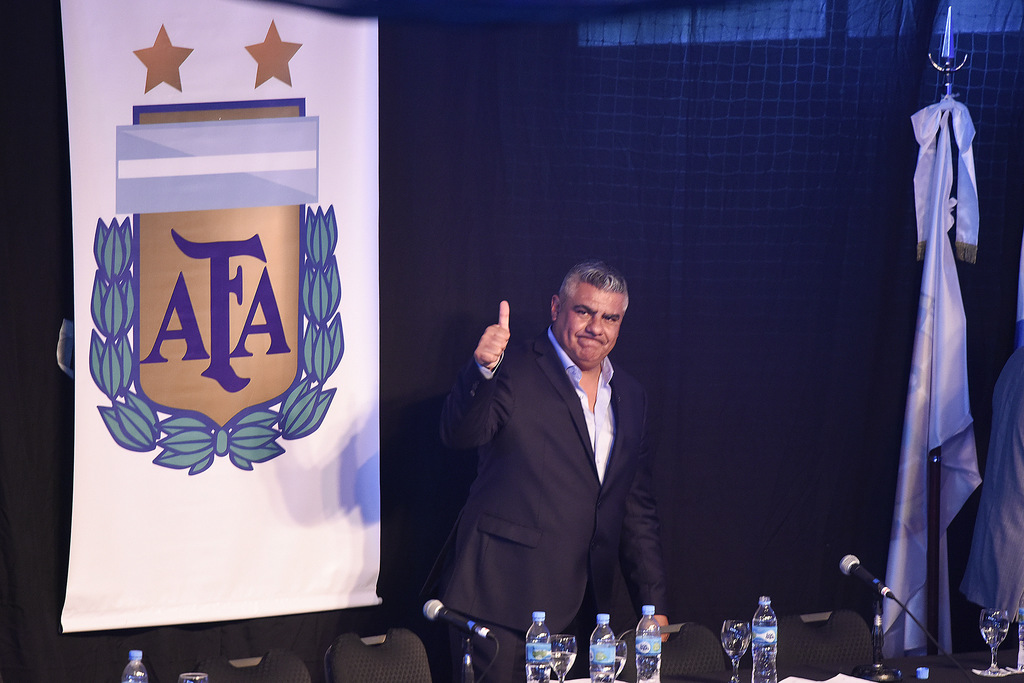Claudio Tapia, actual presidente de la AFA, fue el encargado de dar a conocer la decisión a través de un comunicado. (ARCHIVO)