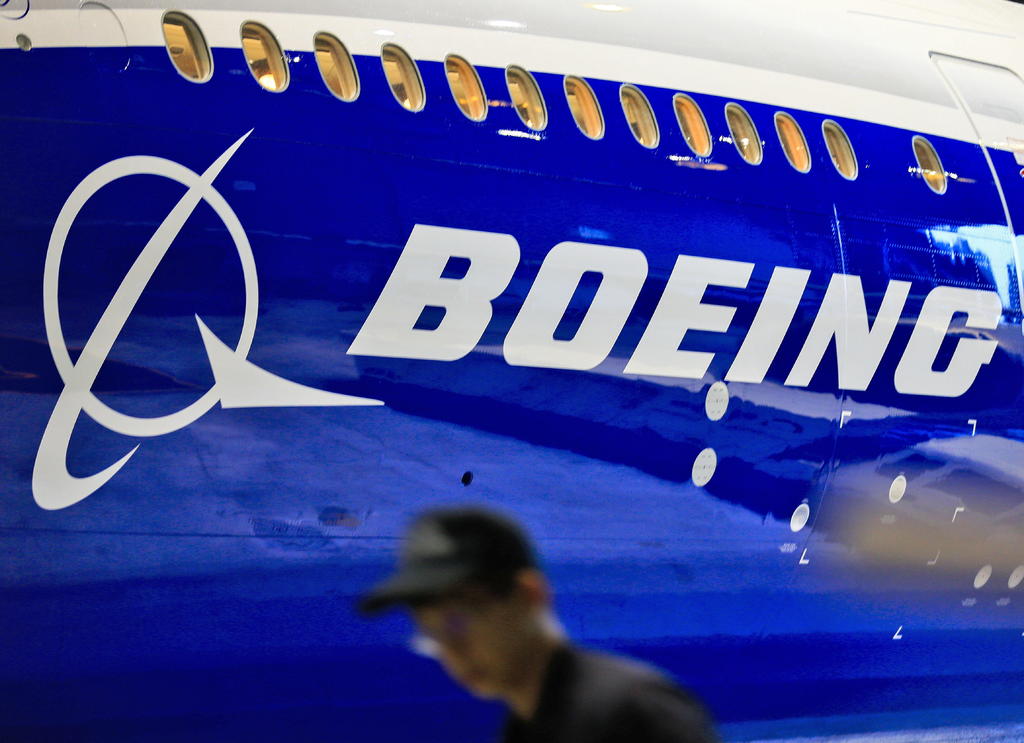 Boeing anunció este miércoles que planea recortar un 10 % de su plantilla, unos 16,000 empleos, y reducir la producción de varios de sus modelos de aviación comercial, incluido el accidentado 737 MAX. (ARCHIVO) 