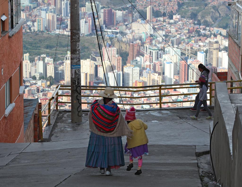 Un hombre le echó ácido a su pareja y a su hija tras una supuesta discusión entre ambos en la ciudad boliviana de Santa Cruz. (ARCHIVO) 