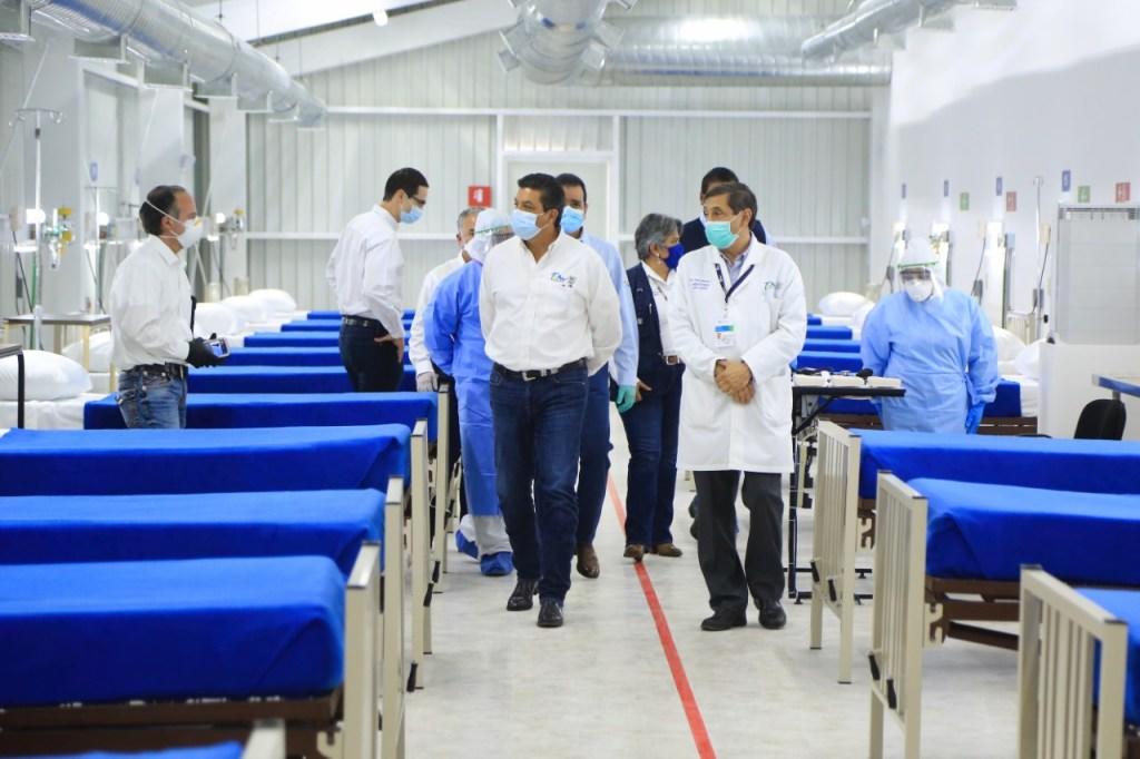 El gobernador Francisco García Cabeza de Vaca entregó el primer Hospital Temporal COVID-19, de los ocho que funcionarán en la entidad, para atender exclusivamente a pacientes graves y muy graves por la enfermedad. (CORTESÍA)
