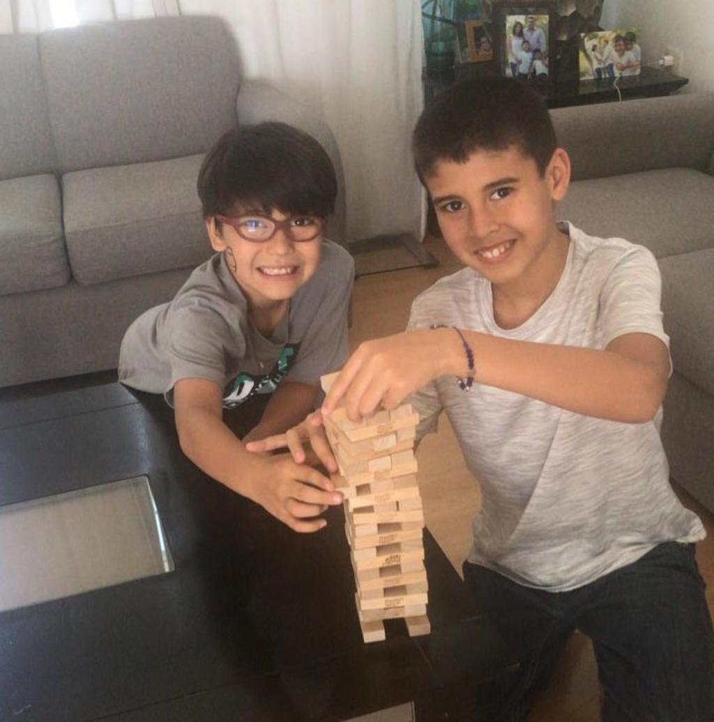 Jaime y Pablo Espinoza Zavala tienen 10 y ocho años de edad. 