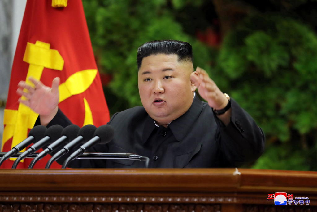 Corea del Sur cree que Kim está vivo y en control y la mayoría de los analistas coinciden en que aun si no fuese así, su hermana Kim Yo Jong probablemente se haría cargo, con ayuda de funcionarios encumbrados.
(ARCHIVO)