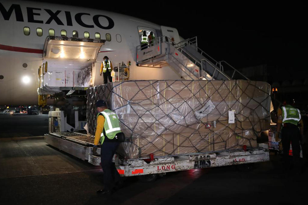 Esta noche llegó al Aeropuerto Internacional de la Ciudad de México (ACIM) el octavo cargamento con insumos médicos comprado por el Gobierno de México a China, para enfrentar la emergencia sanitaria del COVID-19. (EL UNIVERSAL)