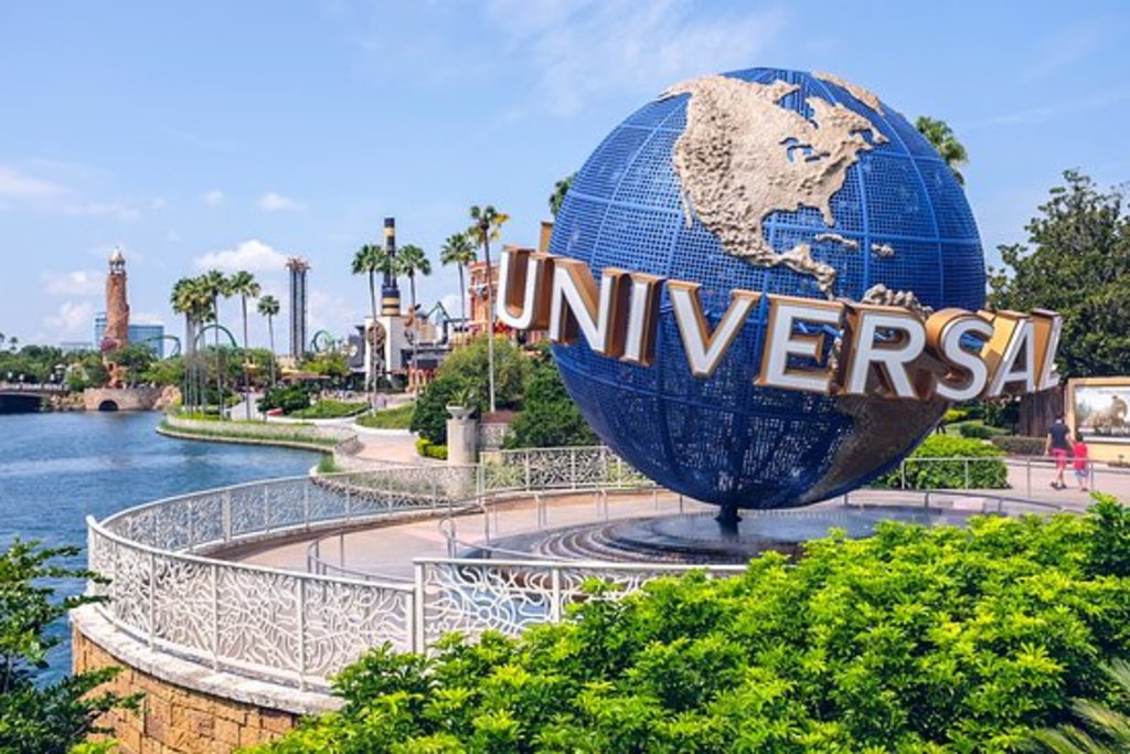 En Universal Studios en Orlando, Florida, varios equipos trabajan en las atracciones, incluyendo colocar mayor espacio entre las personas en las montañas rusas. (ESPECIAL) 