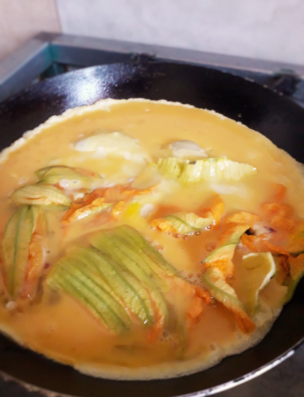 COCINA. El omelette unirá todos los ingredientes. (ESPECIAL)
