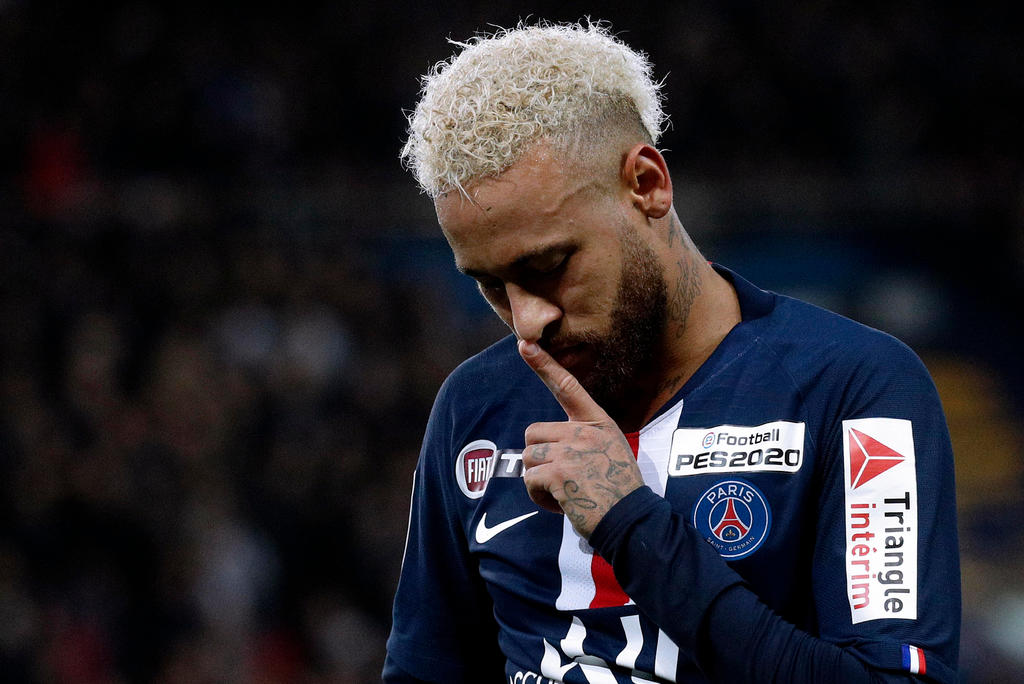 La intención de Neymar es regresar lo antes posible con el Barcelona, de hecho, estaría dispuesto a cobrar la mitad de lo que gana en el cuadro parisino. (ARCHIVO)