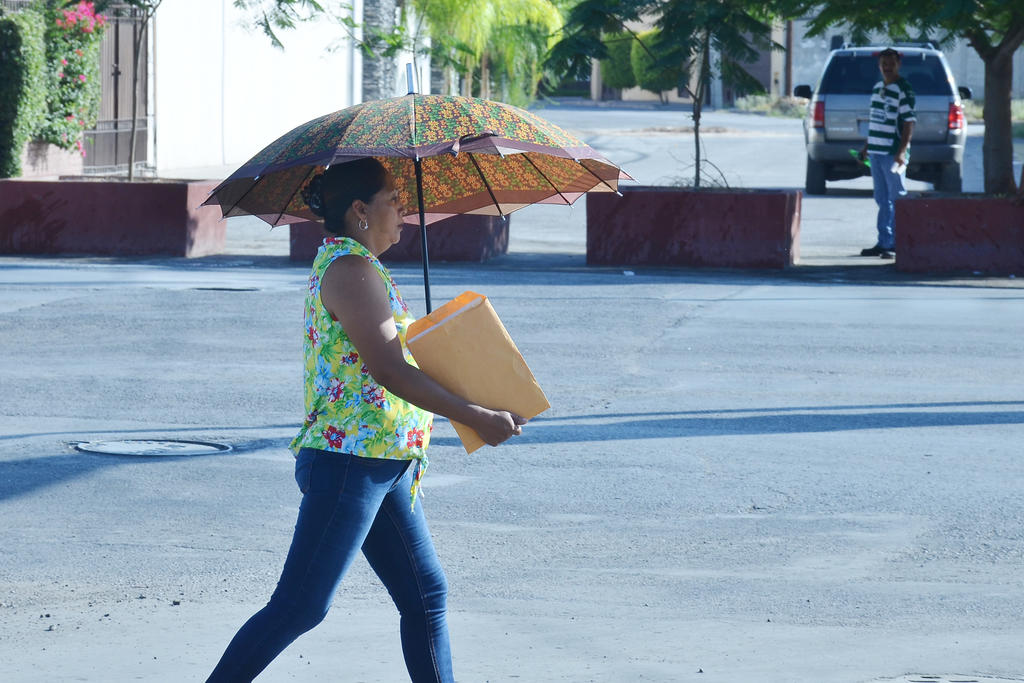 Pronostican lluvias aisladas para estos días en la Región Lagunera, además de que se tendrán mañanas y tardes muy calurosas. (ARCHIVO)