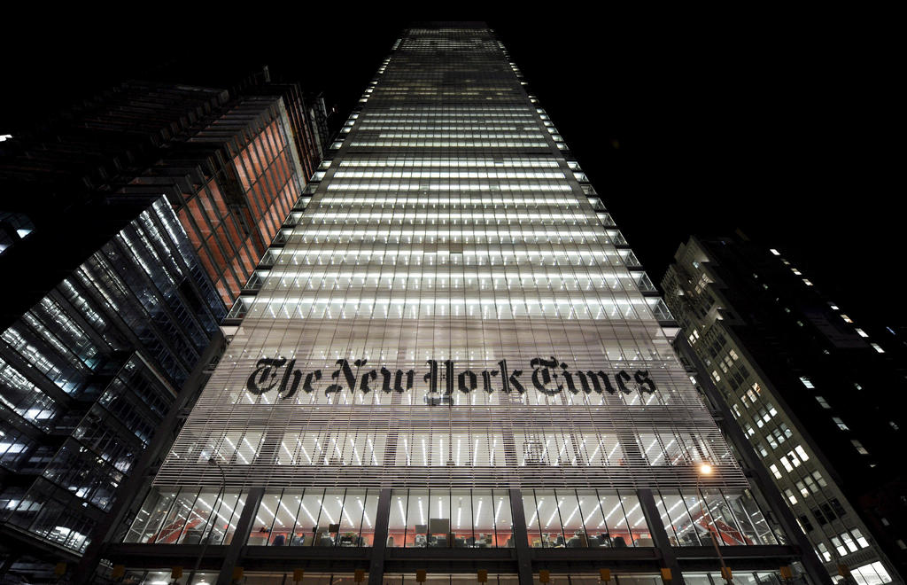 El reputado diario The New York Times fue galardonado este lunes con tres premios Pulitzer, entre ellos en la categoría de Periodismo Internacional por la información publicada sobre el 'depredador' régimen del presidente ruso, Vladimir Putin. (ARCHIVO)