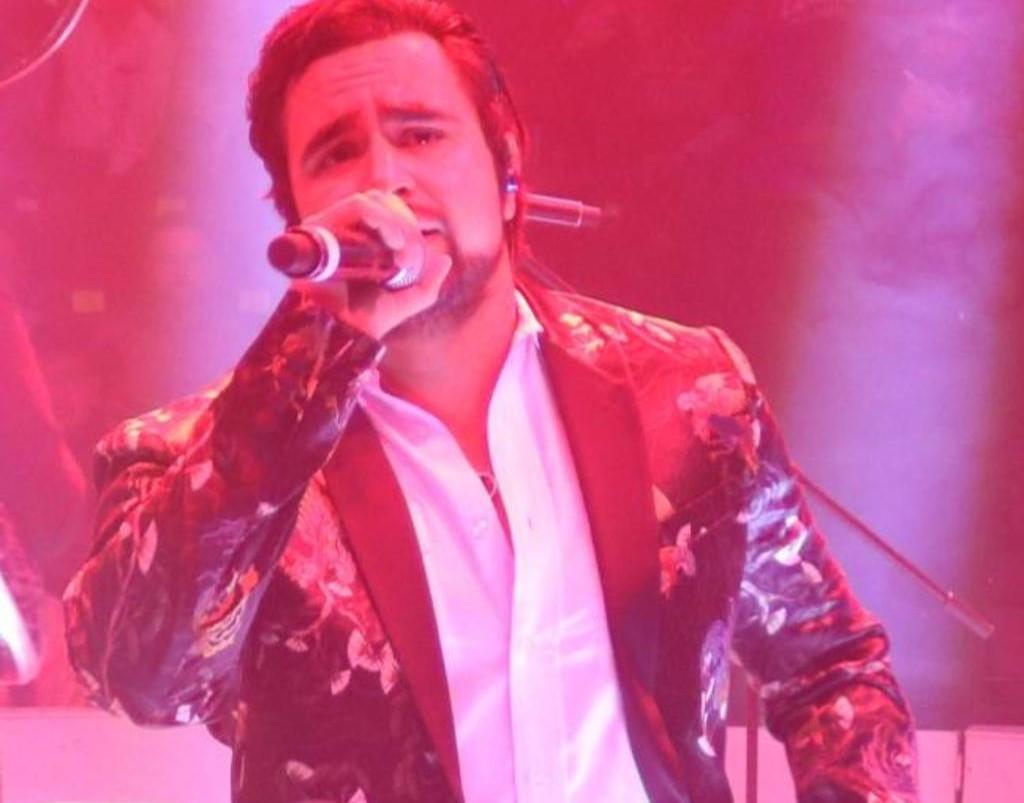 Promesa. El cantante originario de Chihuahua se perfila fuerte dentro del género del regional mexicano. (AP)