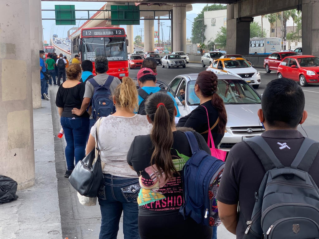 A pesar de la negativa del gobierno de Nuevo León para reiniciar actividades económicas antes de la primera semana de junio, el alcalde de Monterrey, Adrián de la Garza Santos, anunció hoy que a partir del 12 de mayo comenzarán a reactivar el municipio. (ARCHIVO)
