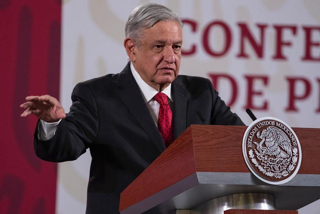 El presidente Andrés Manuel López Obrador cuestionó el 'aparato' del Instituto Federal de Telecomunicaciones conformado por siete comisionados, alrededor de 50 direcciones generales y un presupuesto de mil millones de pesos. (ARCHIVO)
