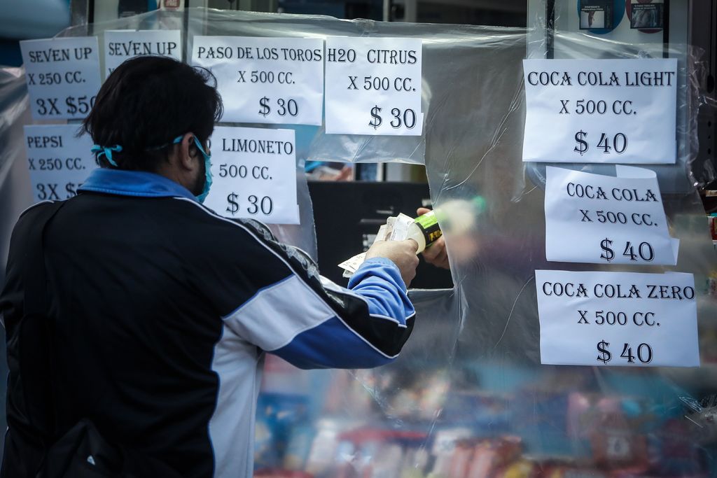 Además de la pandemia, Argentina enfrenta una severa crisis económica.