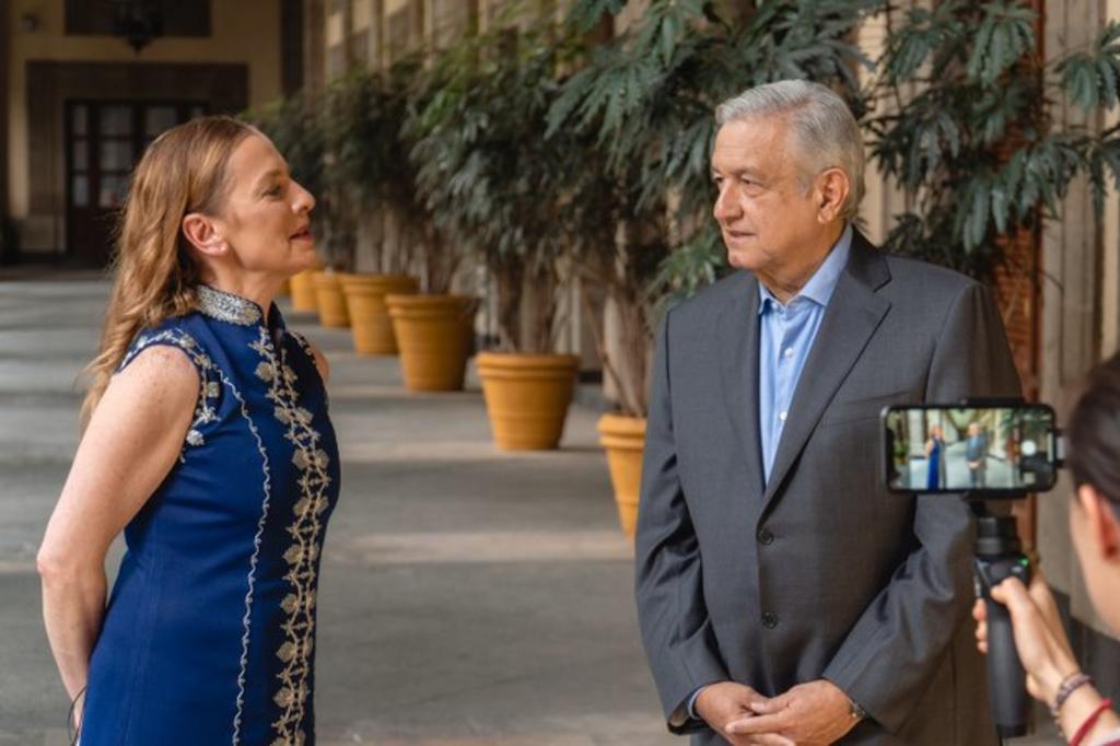 El presidente Andrés Manuel López Obrador informó que retiraron el video de 'Amor Eterno' de Juan Gabriel, porque venció el permiso para usarlo con motivo del 10 de Mayo, Día de las madres. (TWITTER)