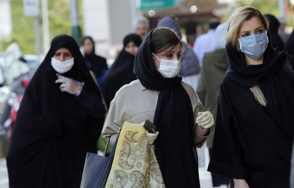  Aunque el gobierno de Donald Trump debería sobreponerse a las diferencias políticas con Irán para colaborar por razones humanitarias ante la pandemia de coronavirus, no ha dado aviso de que vaya a operar de esa manera, lamentó Mohammad Taghi Hosseini, embajador de Irán en México. (ARCHIVO)