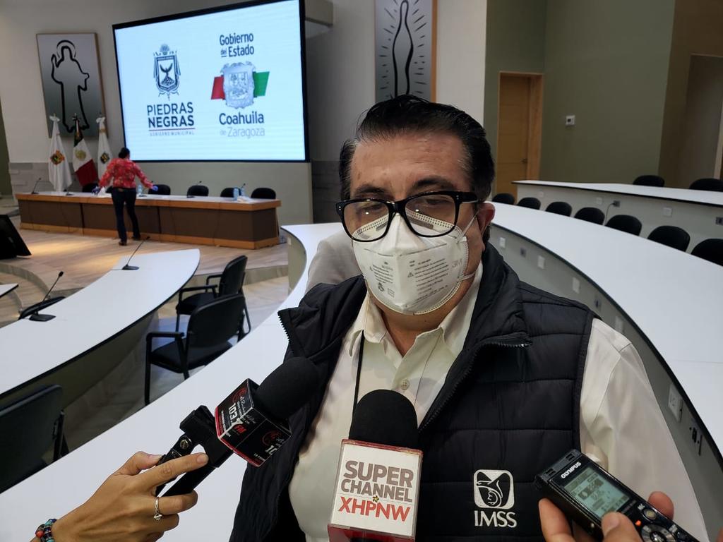 Santillán Arreygue, señaló que contemplan tener acondicionado y operando el área de hospitalización para pacientes COVID-19 en el Hospital Regional de Ciudad Acuña que sigue en construcción. (EL SIGLO COAHUILA)