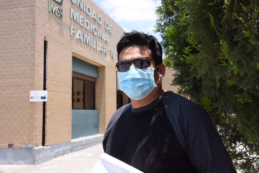 Héctor Sanmiguel Flores trabajador del departamento de Higiene y Limpieza del Instituto Mexicano del Seguro Social (IMSS) en Monclova. (EL SIGLO COAHUILA)