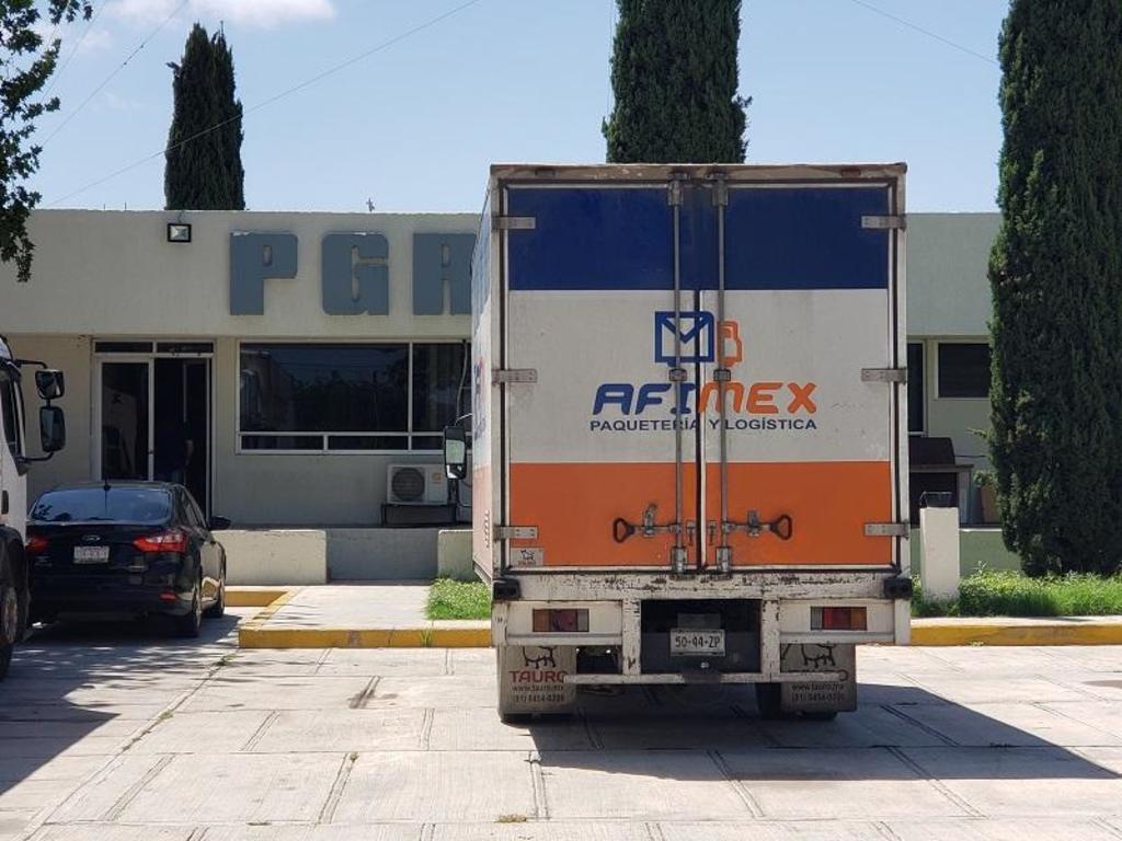Se trata de un vehículo perteneciente a la empresa de mensajería denominada AFIMEX, la cual fue objeto de revisión en la ex garita del kilómetro 53 en el municipio de Allende. (EL SIGLO COAHUILA)