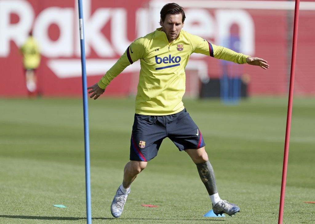 Lionel Messi durante un entrenamiento individual ayer, en las instalaciones del Barcelona.