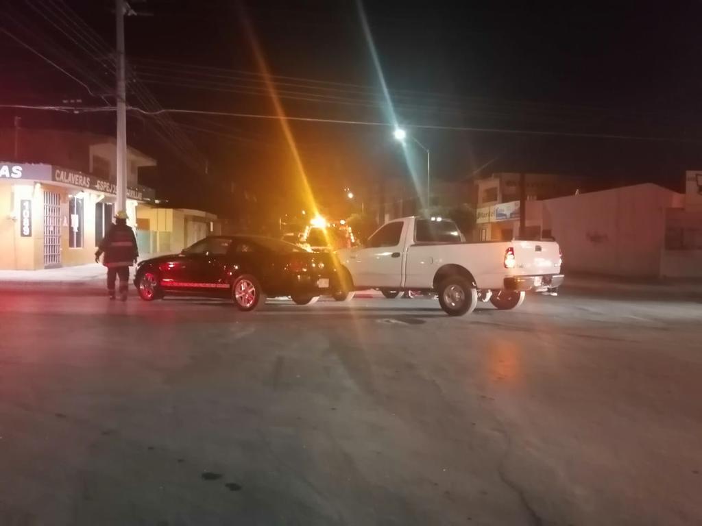 Conductor con aliento alcohólico provoca accidente en el sector Centro de Torreón, los daños materiales se estimaron en 27 mil pesos. (ARCHIVO)