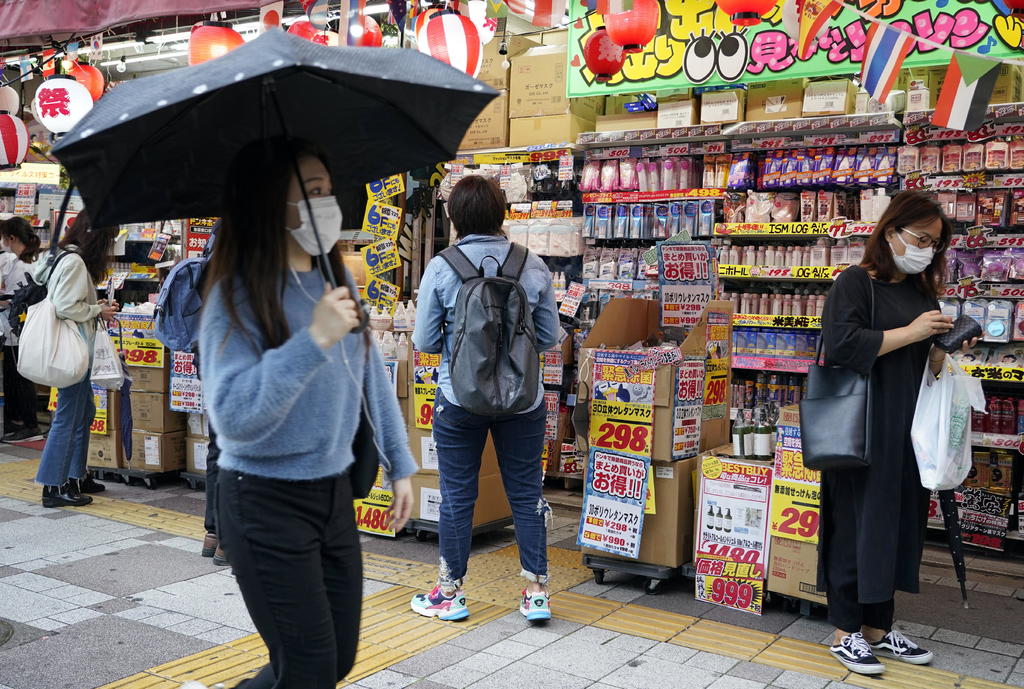 La economía de Japón cayó en recesión en el primer período del año debido a la crisis del coronavirus, que golpeó la manufactura, las exportaciones y el consumo. (ARCHIVO) 
