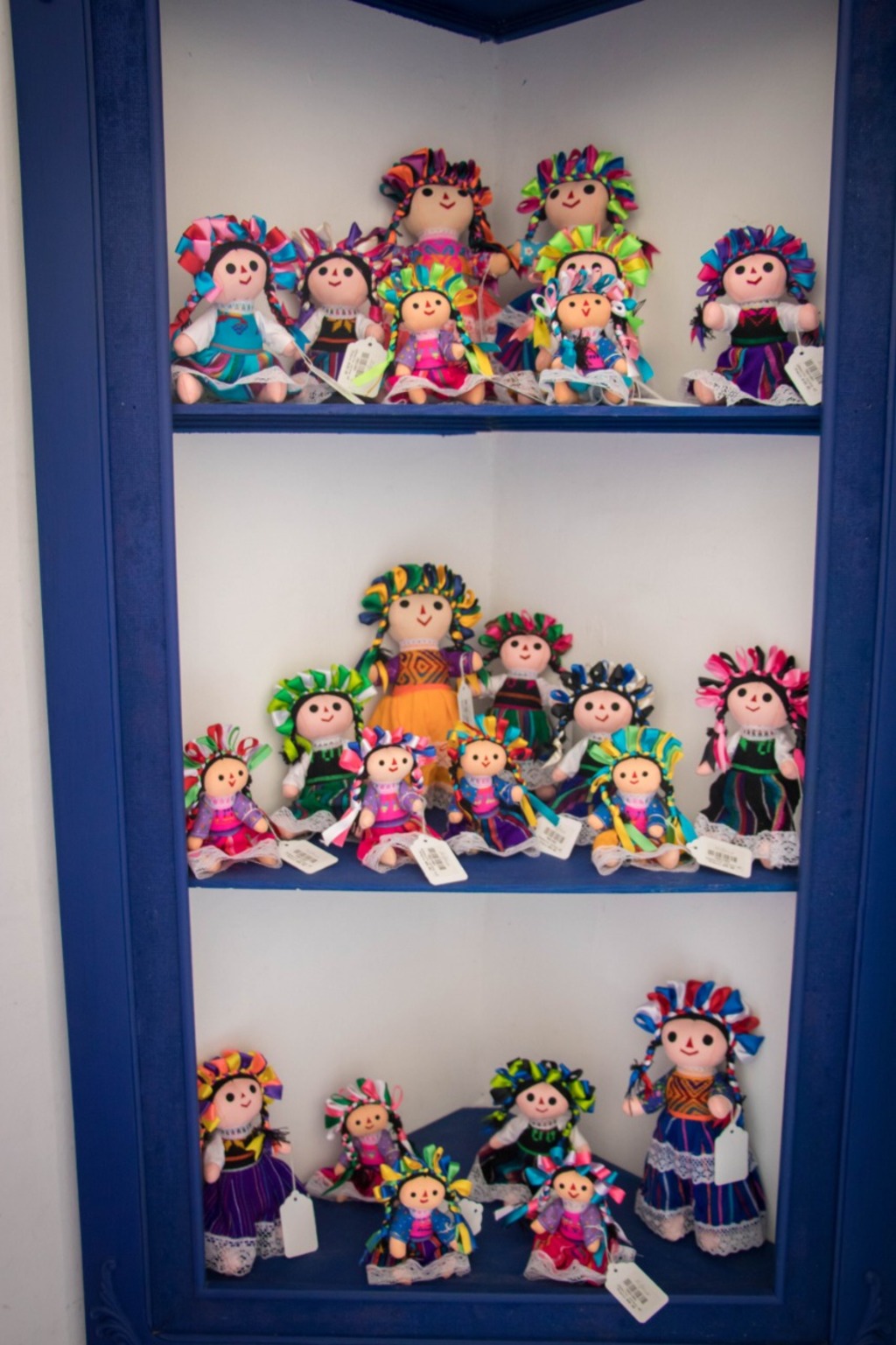 APOYO. El proyecto busca auxiliar a las comunidades de mujeres otomíes que confeccionan muñecas Lele. (ESPECIAL)