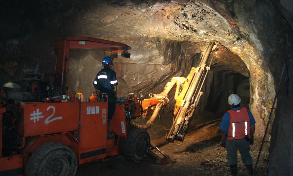 Las empresas mineras reactivan operaciones bajo protocolos.