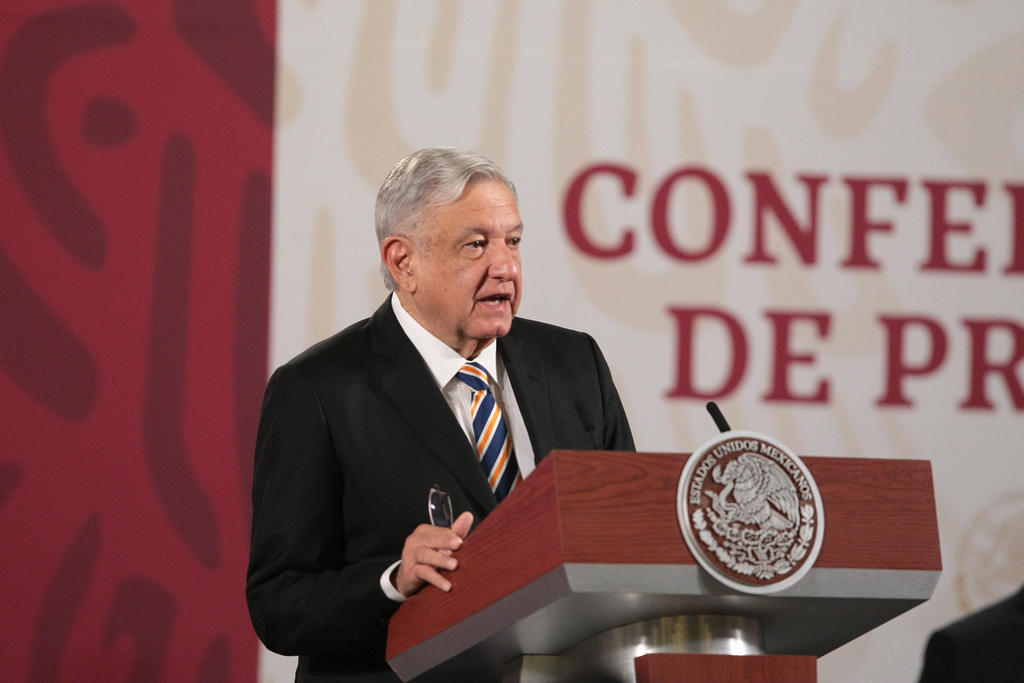 'Hoy viene una nota de que se autorizó en el 19 permisos para ´fracking´, no es cierto y lo voy a investigar', aseguró el presidente Andrés Manuel López Obrador durante su conferencia de prensa en Palacio Nacional.
(NOTIMEX)