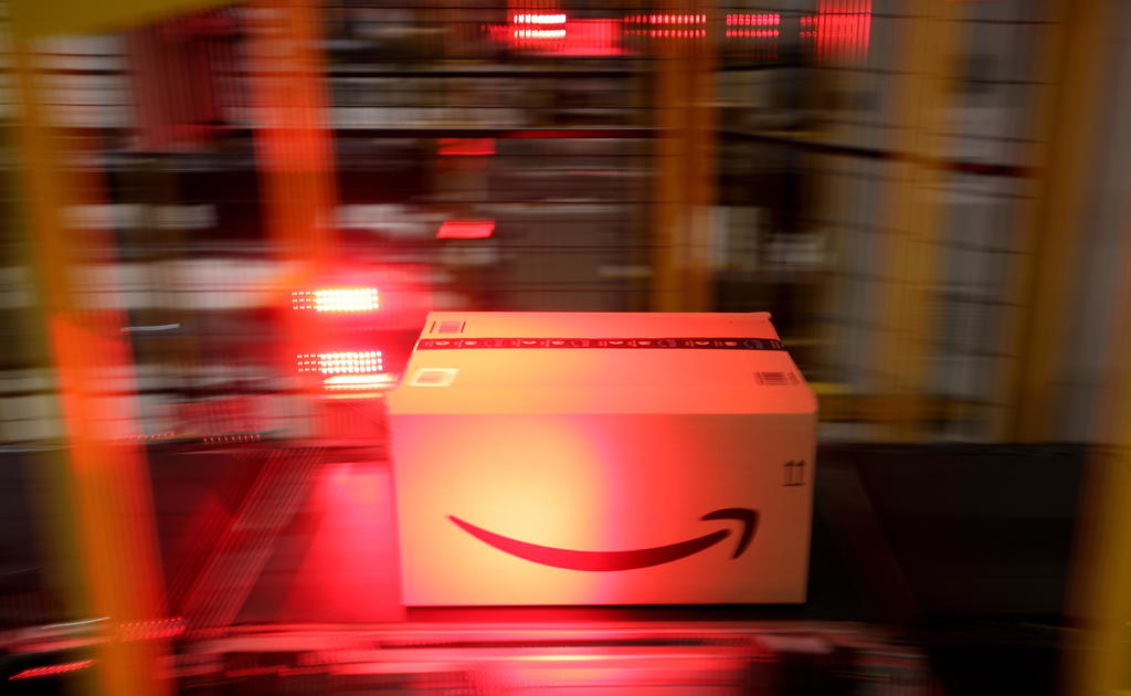 Amazon está gradualmente reabriendo sus almacenes en Francia tras llegar a un acuerdo con sindicatos sobre medidas de salud. (ARCHIVO) 