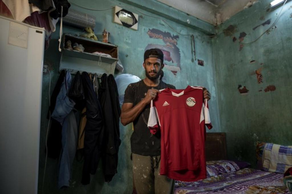 Mahmoud defiende los colores de Beni Suef, un club de la segunda división del fútbol egipcio. El coronavirus, sin embargo, lo dejó sin trabajo al suspenderse la actividad futbolística. (CORTESÍA)