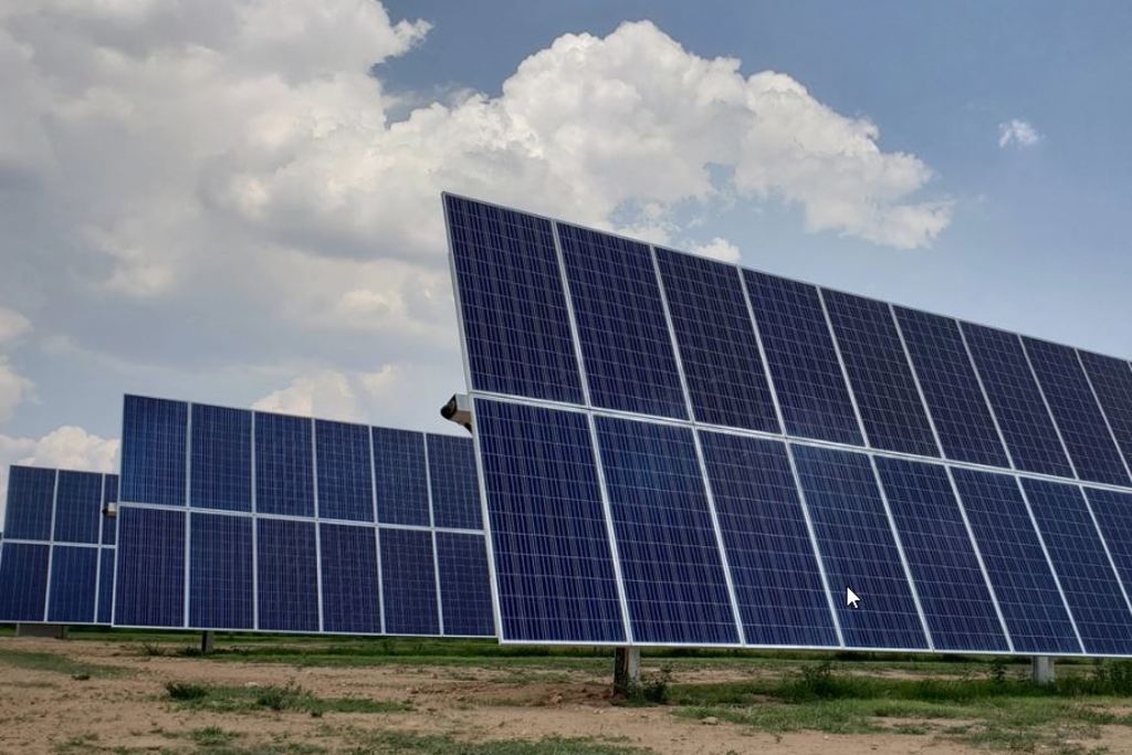 La construcción de esta planta solar que será instalada en Mapimí fue pausada para evitar un mayor contagio de coronavirus.