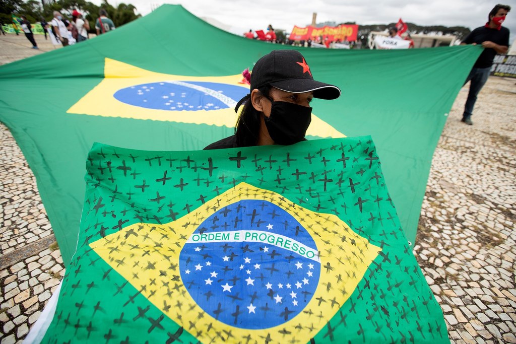Brasil tiene más de 330,890 casos confirmados de coronavirus y ha superado las 21,048 muertes.