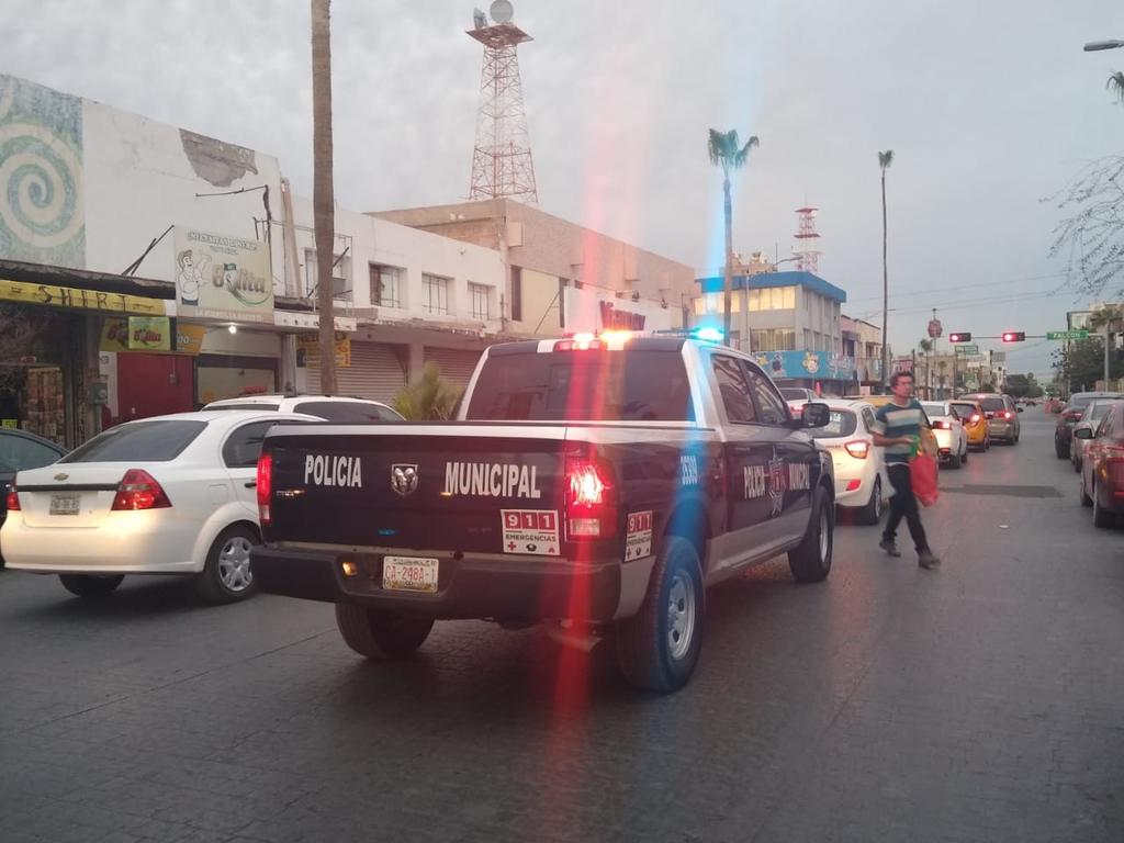 La Dirección de Seguridad Pública Municipal mantiene vigilancia y operativos constantes en toda la ciudad, para salvaguardar la integridad de la población, además continúan con los perifoneo en todas las colonias de Torreón, invitando a la gente a quedarse en casa. (ARCHIVO)