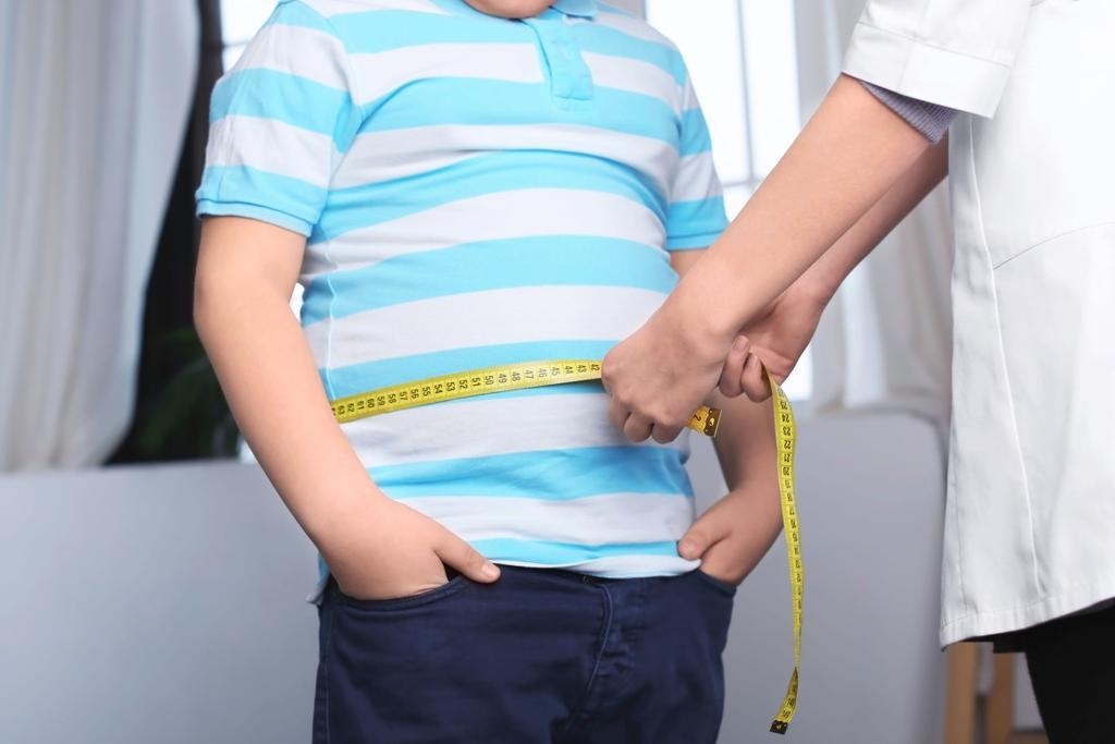 Enfermedades como la obesidad y el sobrepeso, agravan salud de pacientes con COVID-19.