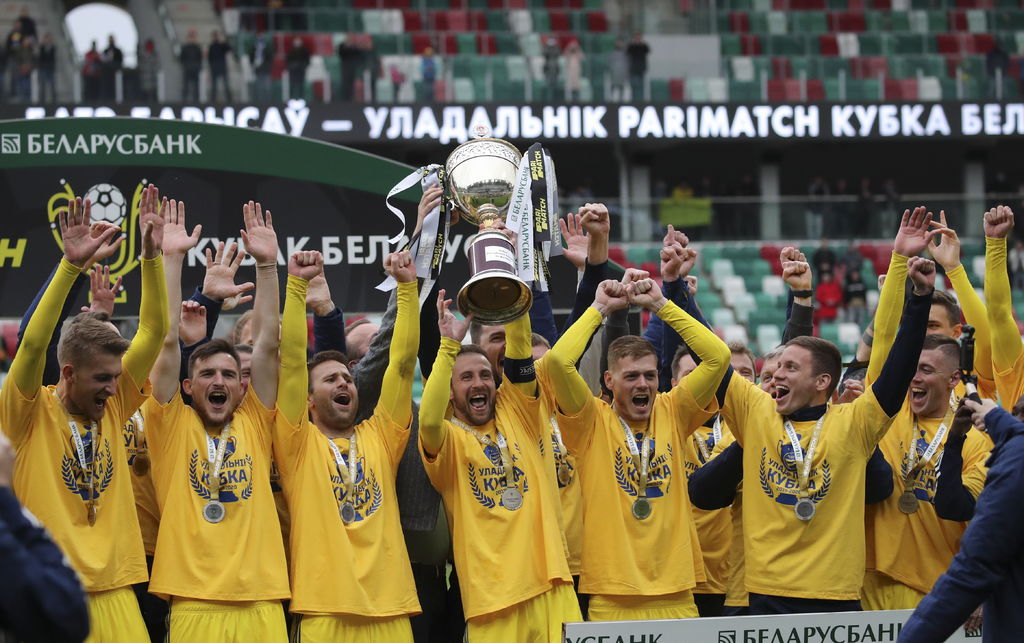En un dramático final, BATE Borisov se impuso 1-0 al Dinamo Brest cuando parecía que el campeón se definiría en penales. (EFE)
