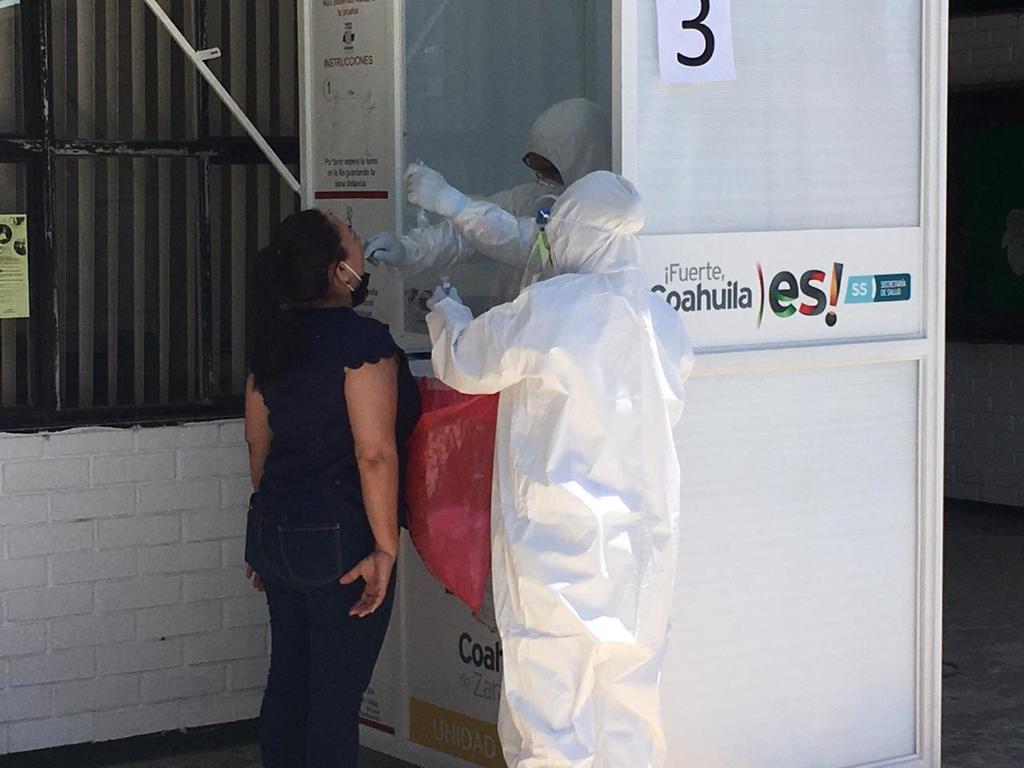 Ayer dio inicio la campaña para realizar pruebas gratuitas de COVID-19 en La Laguna, con el fin de detectar posibles casos nuevos. (EL SIGLO DE TORREÓN)