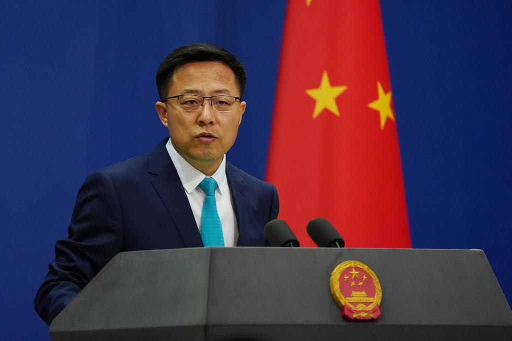 “Si Estados Unidos insiste en ‘lastimar’ los intereses de China, tendremos que tomar cualquier contramedida necesaria para responder”, dijo en conferencia de prensa el portavoz del ministerio de Exteriores. (ARCHIVO)