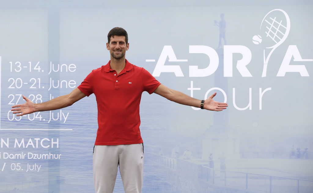El número uno del ránking de la ATP, Novak Djokovic, organizó un torneo a beneficio con algunas figuras del circuito. (EFE)