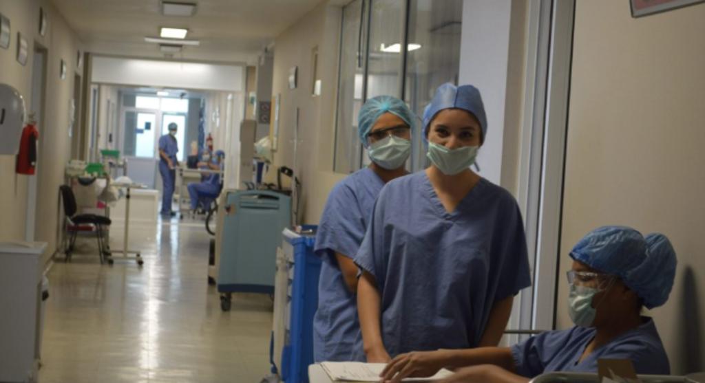 Hasta ahora se ha confirmado a 102 los trabajadores de la Salud en Guanajuato con COVID-19, mismos que se han aislado con tratamiento.
(NOTIMEX)