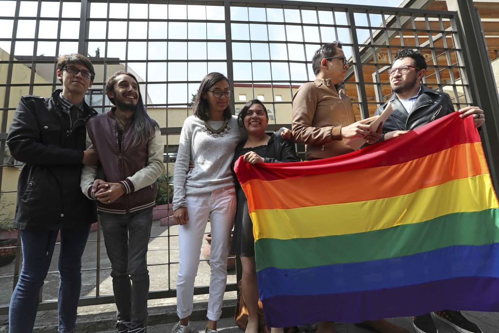 La comunidad LGBTI en América dio este martes un nuevo paso en el reconocimiento a sus derechos, tras la celebración en Costa Rica del primer matrimonio civil entre personas del mismo sexo. (ARCHIVO)