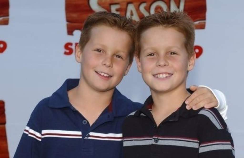 Los gemelos actores Brent y Shane Kinsman volvieran a colocarse en la mira pública tras participar en un video que el elenco de la película Más barato recrea algunas escenas icónicas del filme sobre la familia “Baker”.  (ESPECIAL)