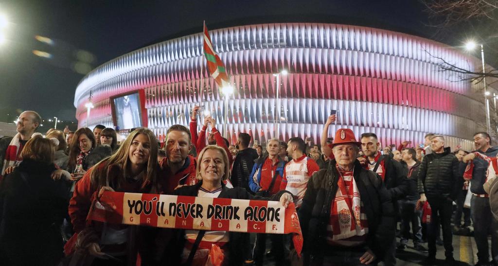 El Consejo de Ministros de España comunicó este viernes a la UEFA su compromiso para que el estadio de San Mamés, en Bilbao, siga en pie como una de las 12 sedes para la Eurocopa, informó el ministro de Cultura y Deporte de esta nación, José Manuel Rodríguez Uribes. (ARCHIVO)