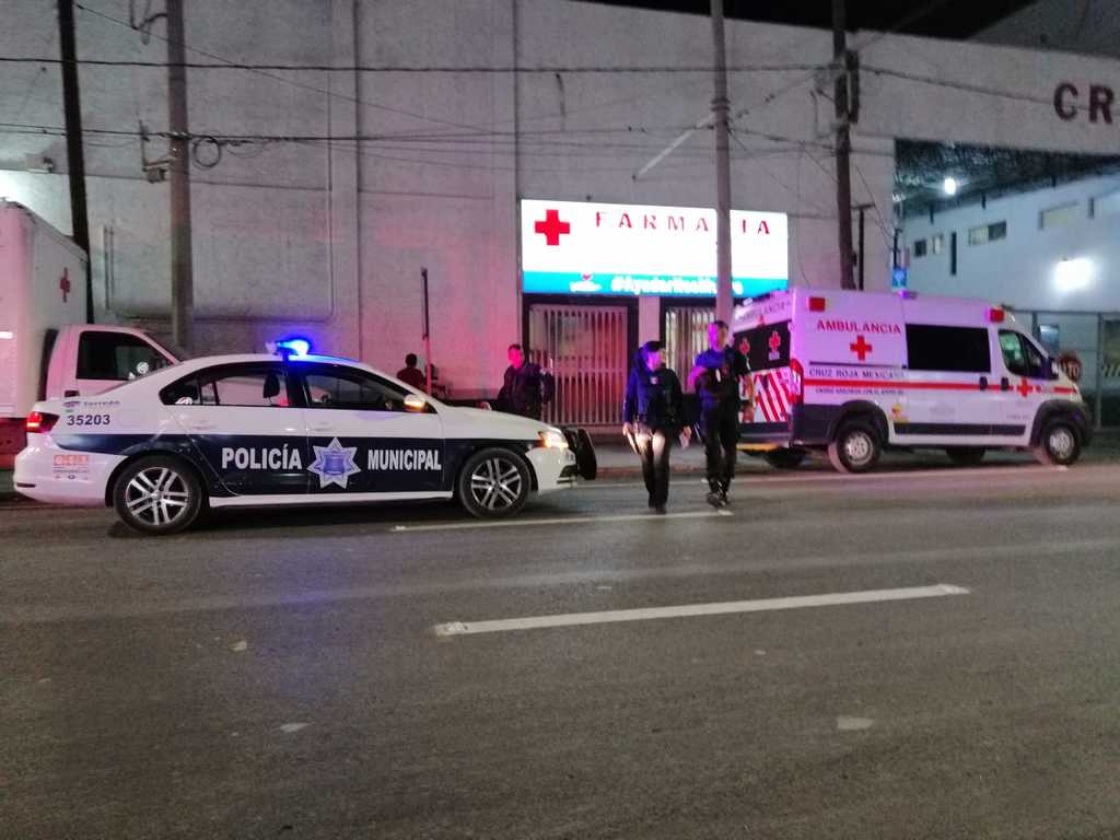 Los agentes recorrieron los hospitales, entre ellos la Cruz Roja Torreón. (EL SIGLO DE TORREÓN)