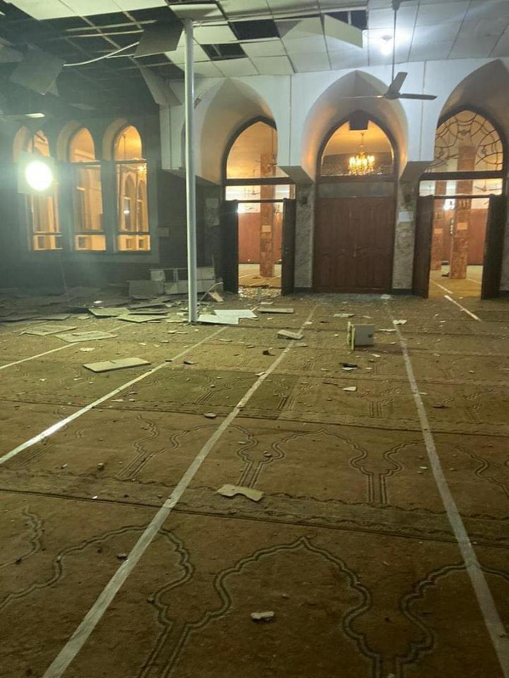Un ataque suicida registrado en las instalaciones de una mezquita, ubicada en esta capital, ha dejado hasta el momento tres personas heridas que fueron trasladados inmediatamente a un hospital, según informes de medios locales. (ESPECIAL) 
