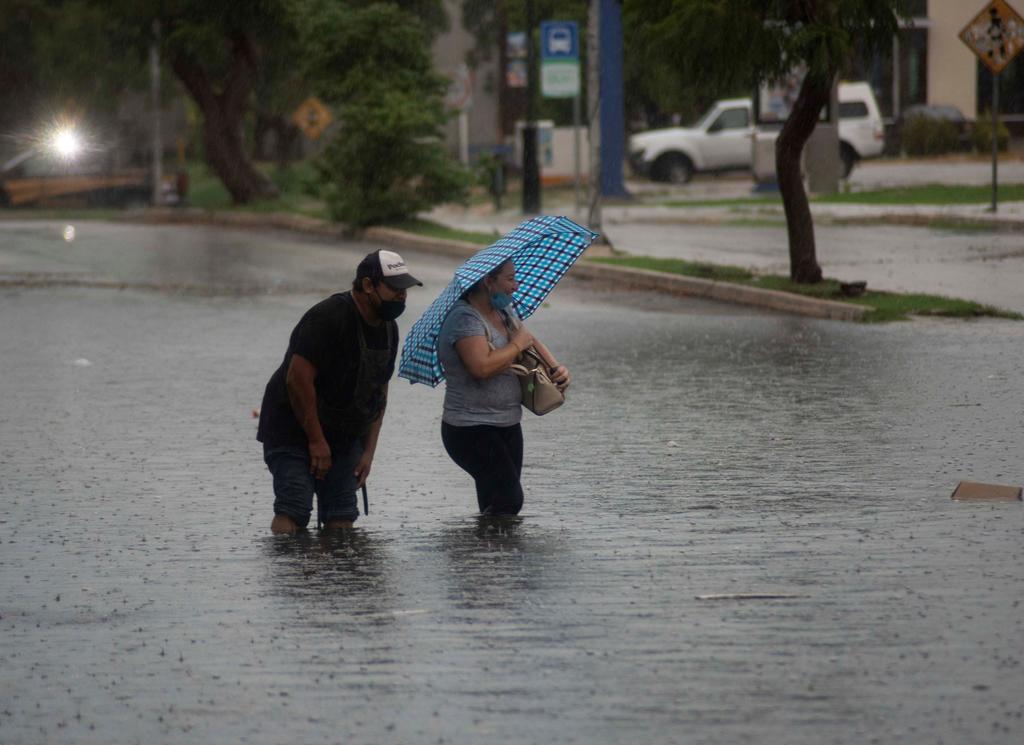 La agencia federal mantiene el aviso de tormenta tropical desde Campeche hasta el puerto de Veracruz, en México.
(EFE)